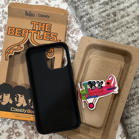Casely Bold *The Beatles* Phone Case - Multicolor - Picture 4 of 4